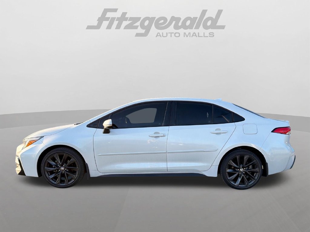 Used 2023 Toyota Corolla SE w/ Carpet Mat Package (TMS) FWD image 6