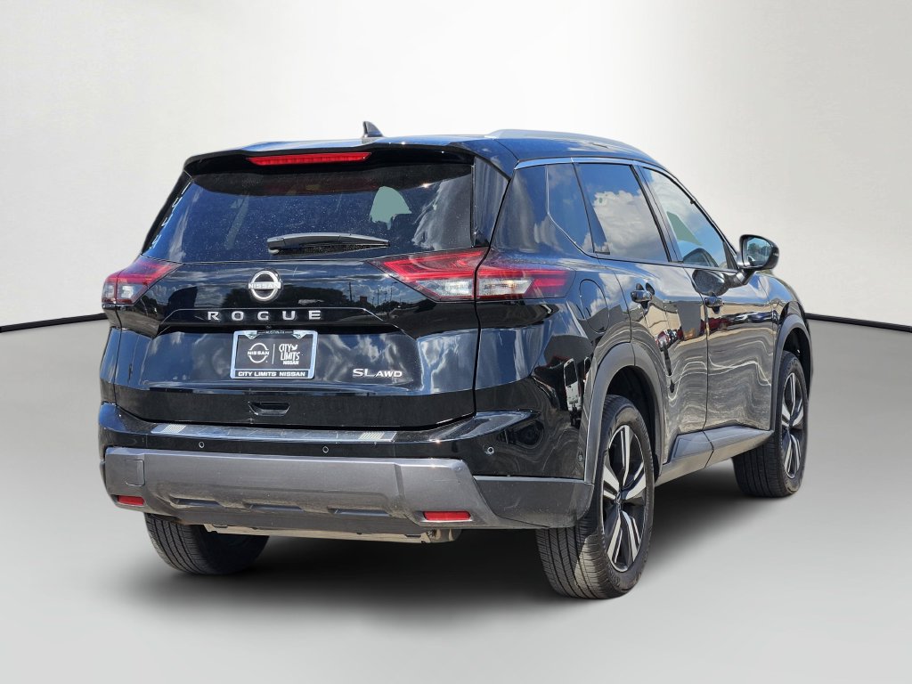 Used 2025 Nissan Rogue SL AWD/4WD image 5
