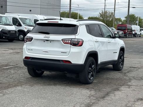 Used 2023 Jeep Compass Latitude w/ Convenience Group AWD/4WD image 4