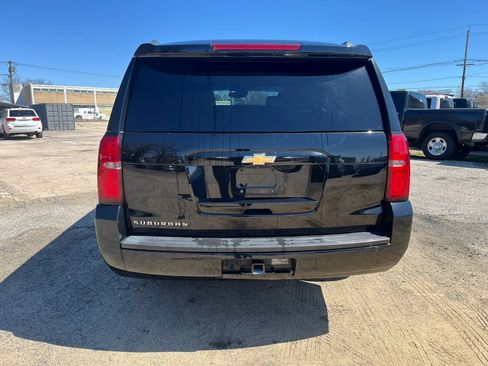 Used 2017 Chevrolet Suburban LT image 7