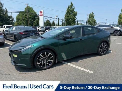 Used 2025 Toyota Prius Plug-In Hybrid FWD image 19