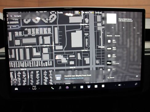 Used 2023 Tesla Model X image 23