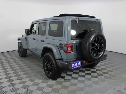 Used 2025 Jeep Wrangler Unlimited Sahara w/ Safety Group AWD/4WD image 21