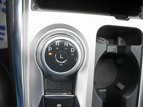 Used 2022 Ford Explorer XLT w/ Equipment Group 202A image 26