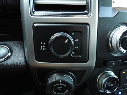 Used 2018 Ford F150 Platinum w/ Equipment Group 701A Luxury AWD/4WD image 29