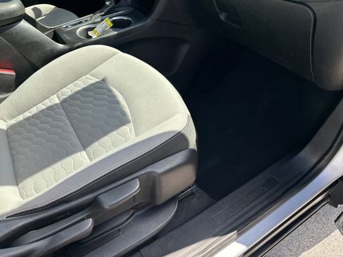 Used 2020 Chevrolet Equinox LS w/ LS Convenience Package FWD image 42