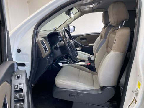 Used 2022 Nissan Frontier SV image 16