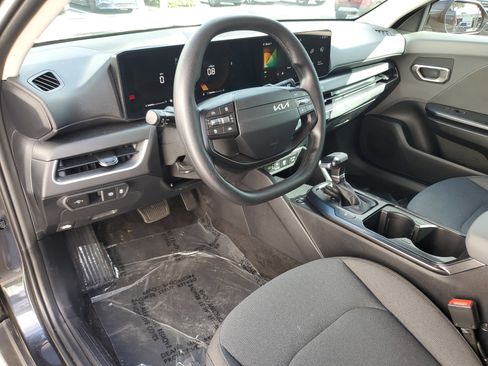 Used 2025 Kia K4 LX image 21