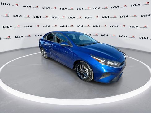 Used 2023 Kia Forte LXS w/ LXS Technology Package image 2