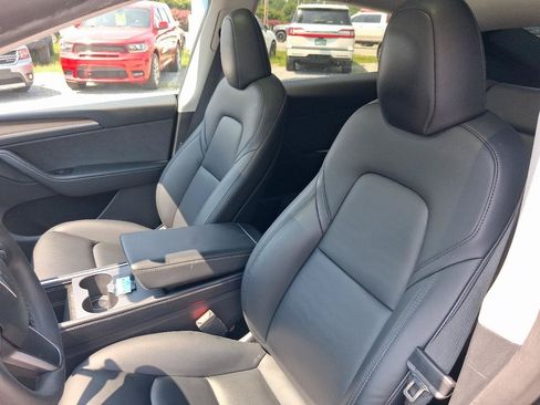 Used 2023 Tesla Model Y Long Range AWD/4WD image 16