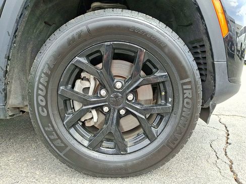 Used 2024 Jeep Grand Cherokee L Laredo image 8