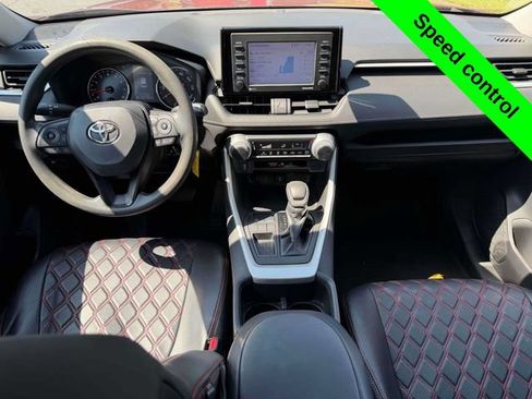 Used 2022 Toyota RAV4 LE FWD image 21