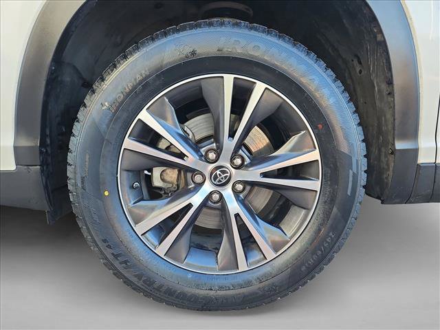 Used 2019 Toyota Highlander Plus FWD image 23