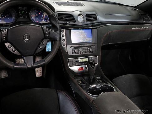 Used 2015 Maserati GranTurismo Sport RWD image 18