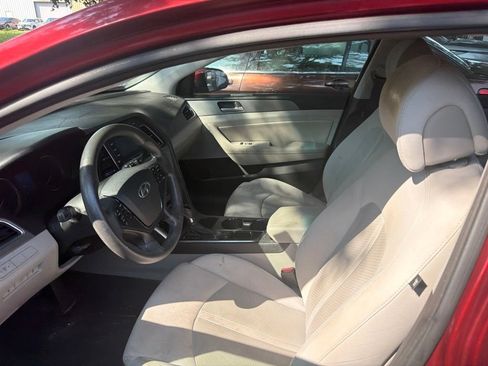 Used 2015 Hyundai Sonata SE w/ Option Group 09 FWD image 4