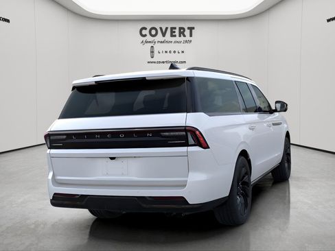 New 2026 Lincoln Navigator L Reserve image 7