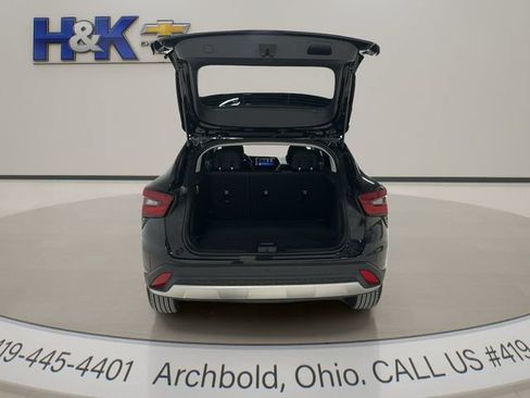 Used 2025 Chevrolet Trax LT w/ Driver Confidence Package FWD image 24