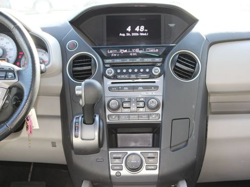 Used 2015 Honda Pilot Touring image 26