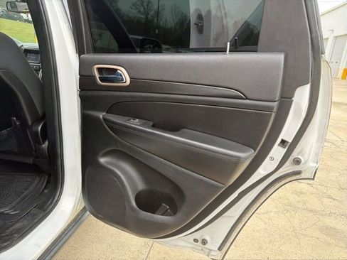 Used 2014 Jeep Grand Cherokee Laredo w/ Quick Order Package 23E image 9