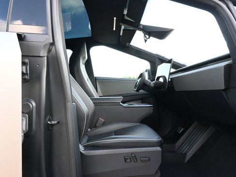 Used 2024 Tesla Cybertruck Cyberbeast AWD/4WD image 24