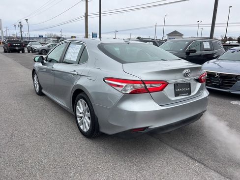 Used 2020 Toyota Camry LE image 3