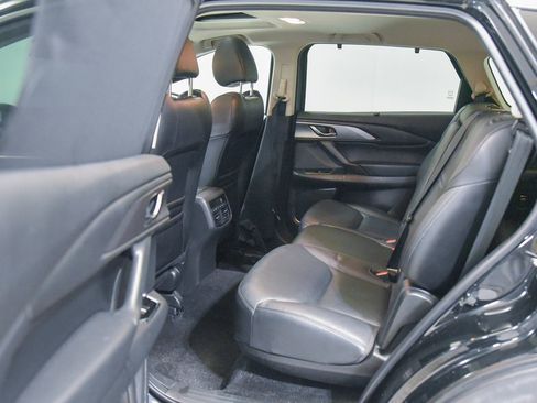 Used 2019 MAZDA CX-9 Touring w/ Touring Premium Package image 4