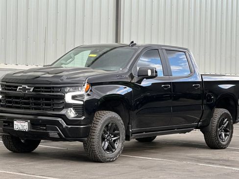 Used 2025 Chevrolet Silverado 1500 LT Trail Boss w/ LT Trail Boss Premium Package AWD/4WD image 8