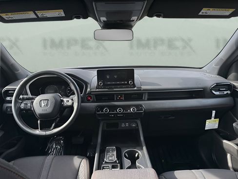 Used 2025 Honda Pilot Sport image 13