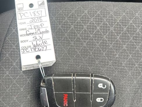 Used 2018 Jeep Grand Cherokee Laredo image 34