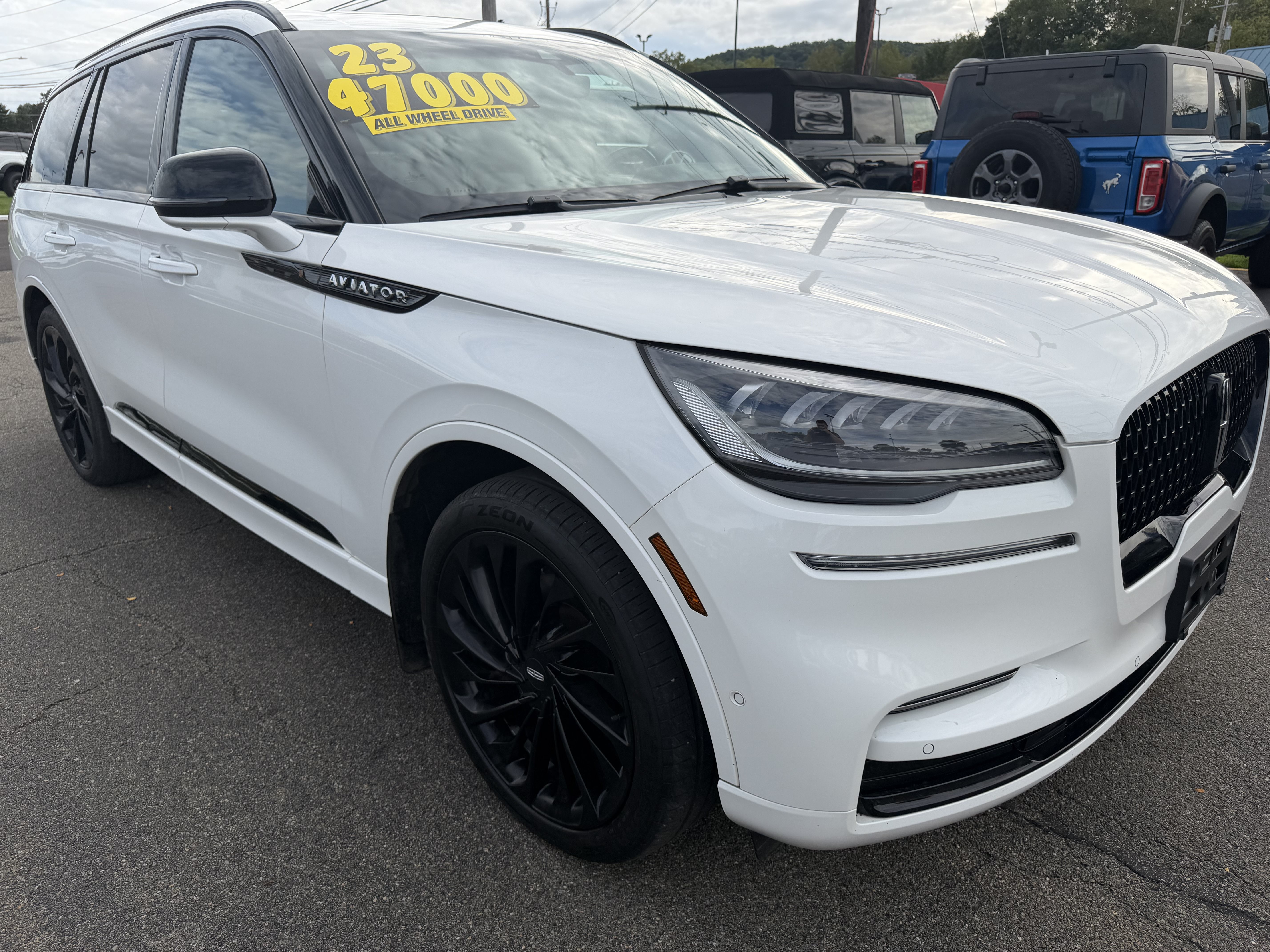 Used 2023 Lincoln Aviator Reserve w/ Equipment Group 201A AWD/4WD image 1