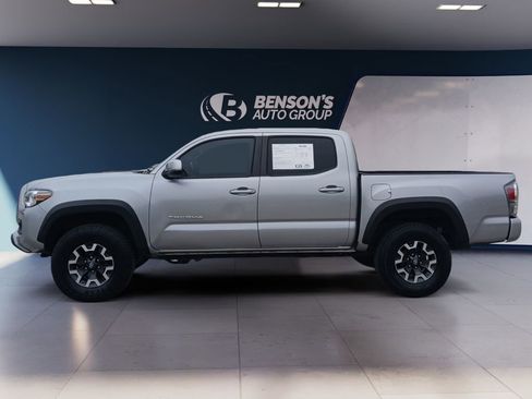 Used 2021 Toyota Tacoma TRD Off-Road w/ Technology Package image 2