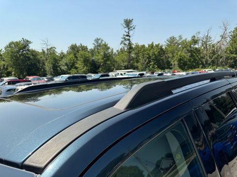 Used 2025 Ford Expedition Active AWD/4WD image 19