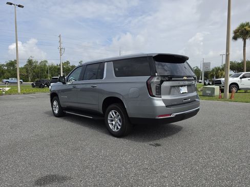 New 2026 Chevrolet Suburban LT w/ Comfort Package AWD/4WD image 7