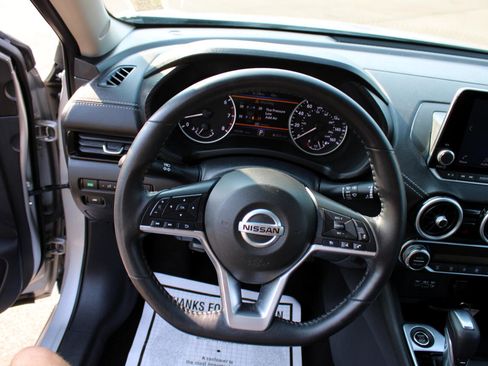 Used 2021 Nissan Sentra SV image 20