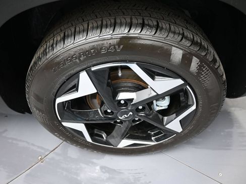 Certified 2025 Kia Seltos S AWD/4WD image 15
