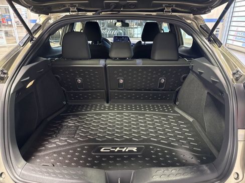 Used 2021 Toyota C-HR XLE image 27