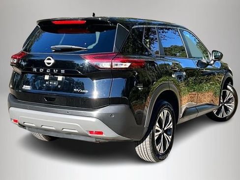Used 2023 Nissan Rogue SV image 5