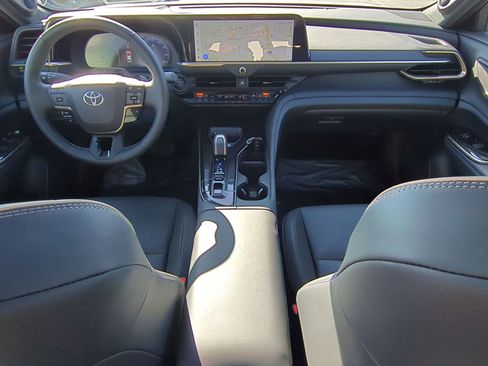 Used 2026 Toyota Crown Platinum image 18