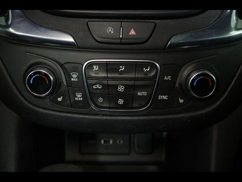 Used 2023 Chevrolet Equinox LT image 26