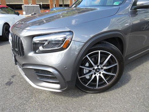 Used 2025 Mercedes-Benz GLB 35 AMG 4MATIC image 21