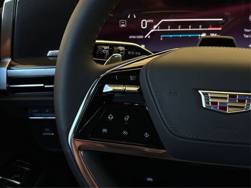 Used 2026 Cadillac Escalade Platinum Sport w/ LPO, ONYX Package image 29