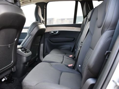 Used 2025 Volvo XC90 B6 Plus image 14