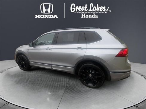 Used 2021 Volkswagen Tiguan SE R-Line image 4