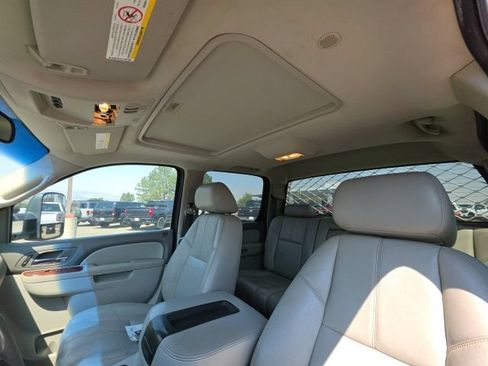 Used 2011 GMC Sierra 3500 SLT w/ Suspension Package, Off-Road AWD/4WD image 7