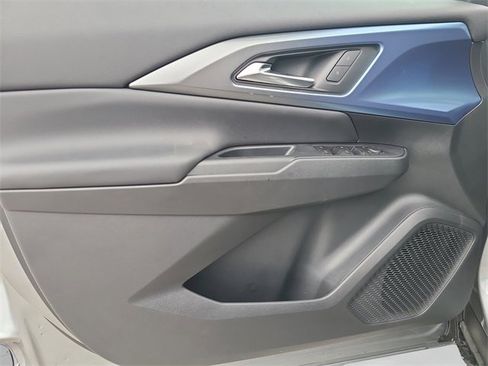 New 2026 Chevrolet Equinox EV LT image 31