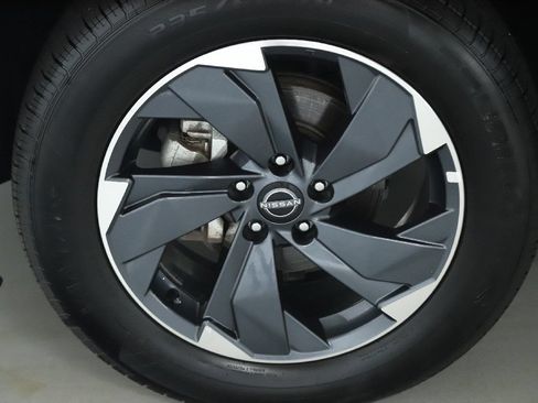 Certified 2025 Nissan Rogue SV FWD image 35