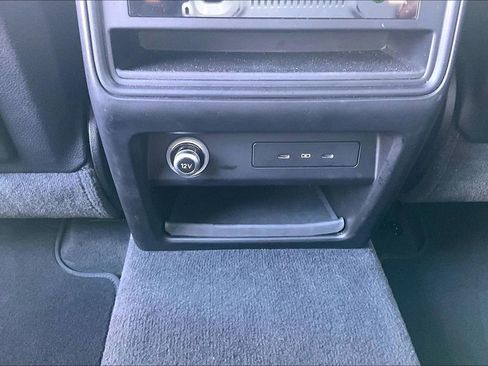 Used 2024 Porsche Cayenne image 33