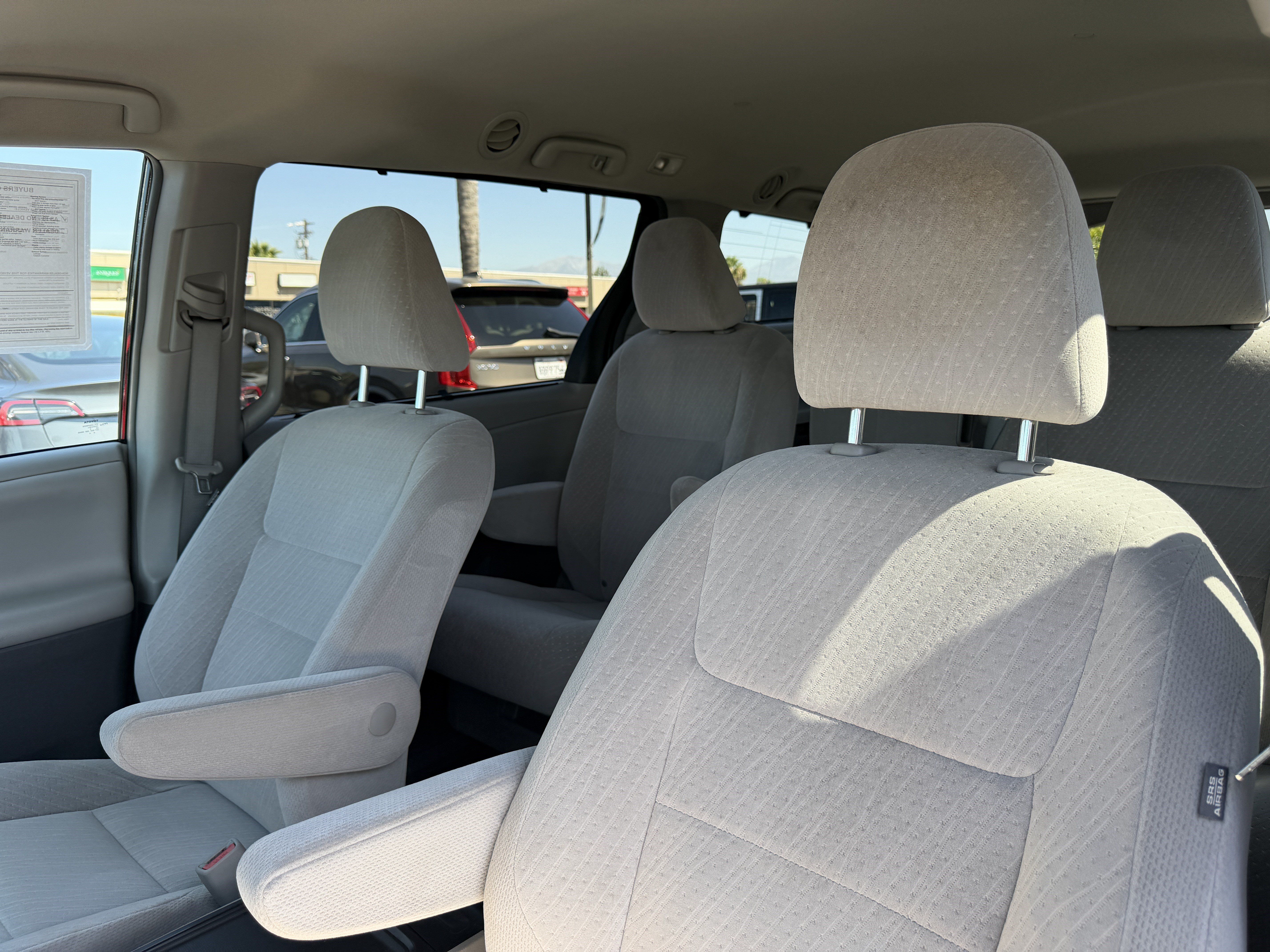Used 2017 Toyota Sienna LE FWD image 17