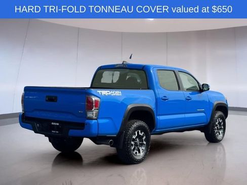 Used 2020 Toyota Tacoma TRD Off-Road w/ TRD Premium Off Road Package AWD/4WD image 4
