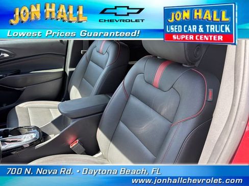 Used 2025 Chevrolet Trax RS w/ Sunroof Package FWD image 16